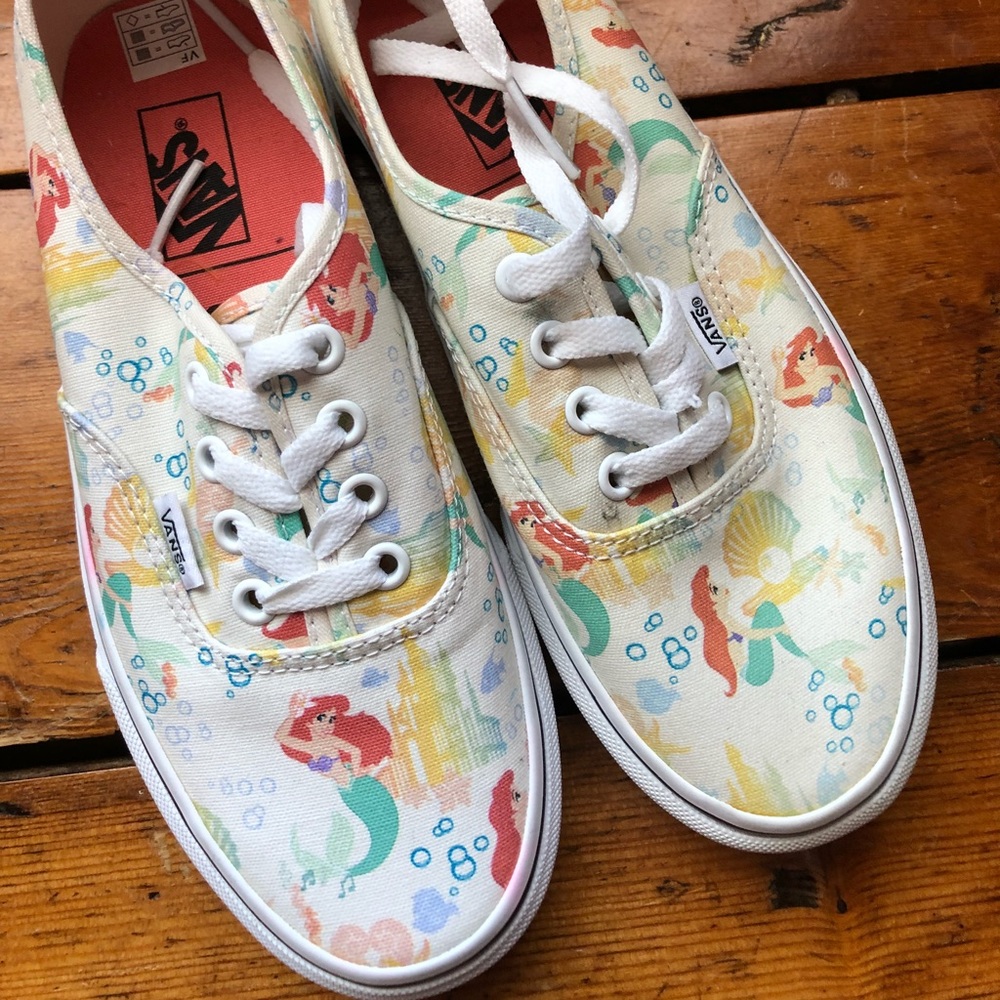 NEW Vans Ariel Size 6.5